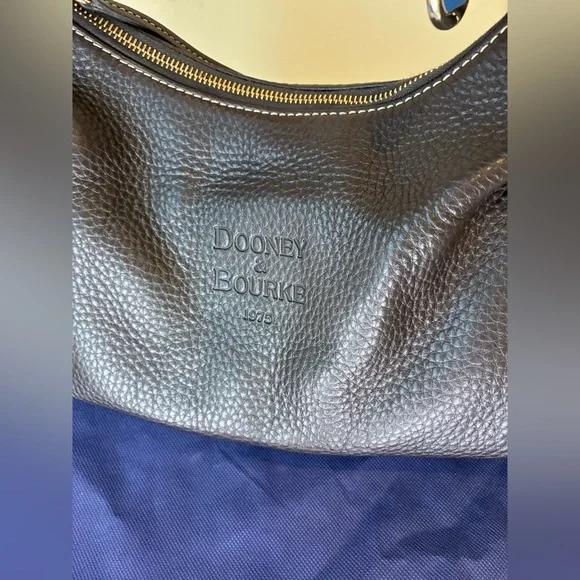 Vintage Dooney & Bourke East West Brown Classic Slouch-Style Shoulder Bag - Picture 2 of 12